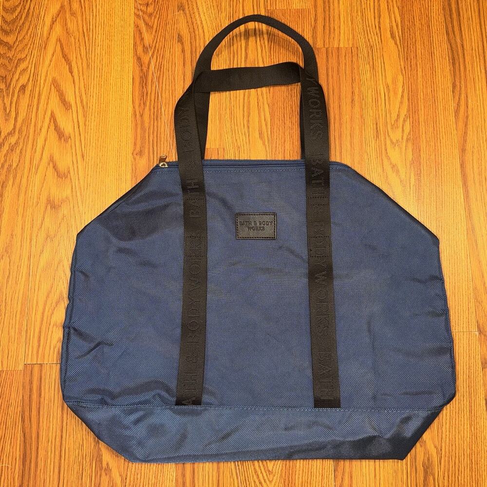 Bath‎ & Body Works 19" x 12.5" Duffle Bag Ocean Blue